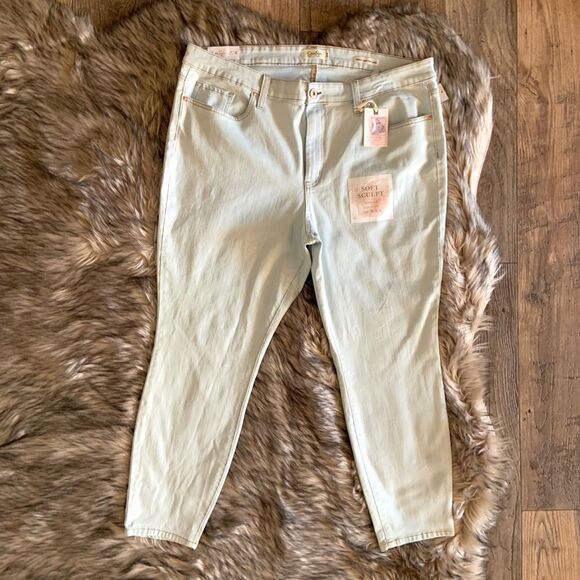 Jessica Simpson Jean's Adored High Rise Ankle - Picture 5 of 13